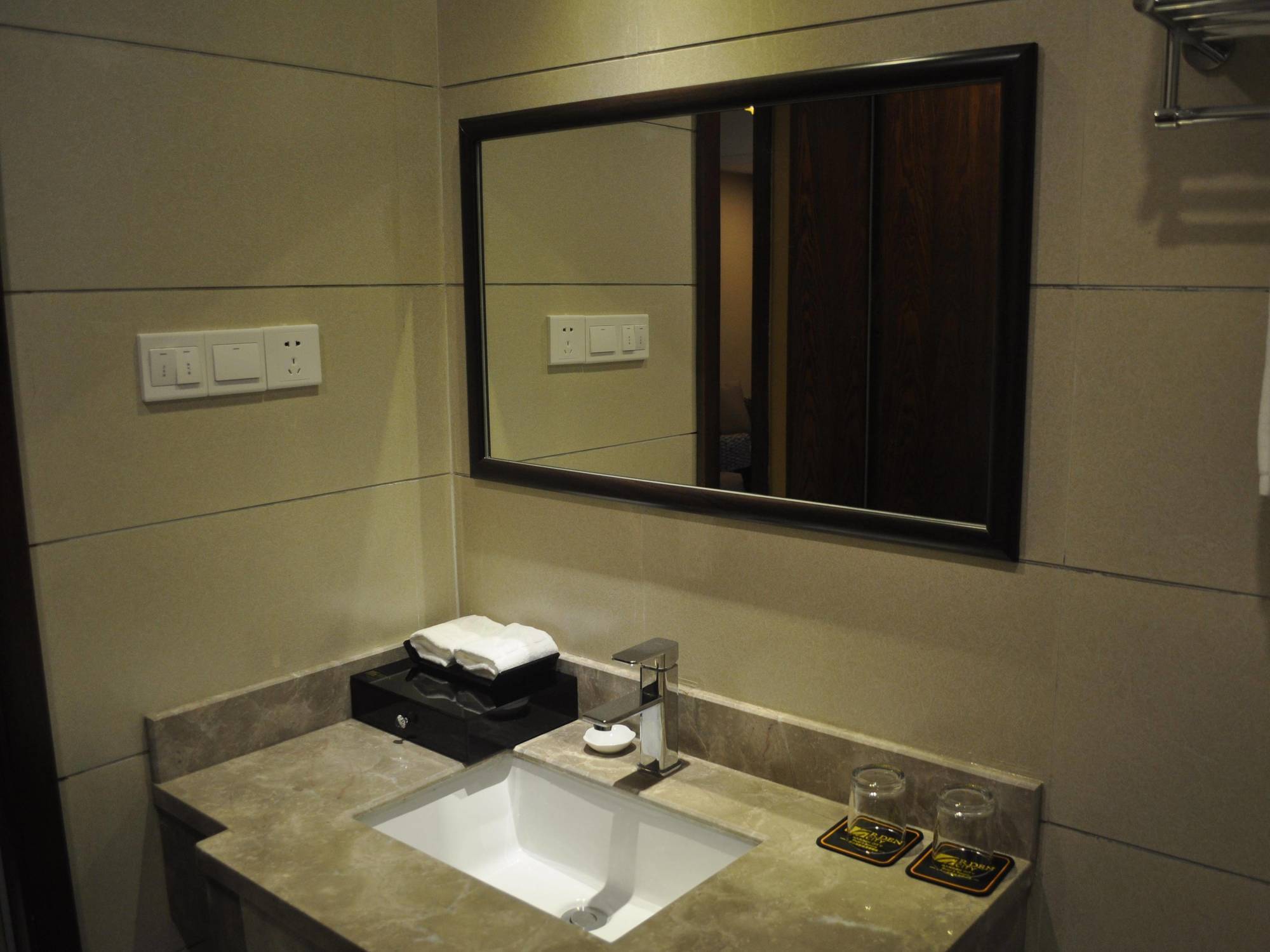 Emei Garden City Resort Gunung Emei Bagian luar foto